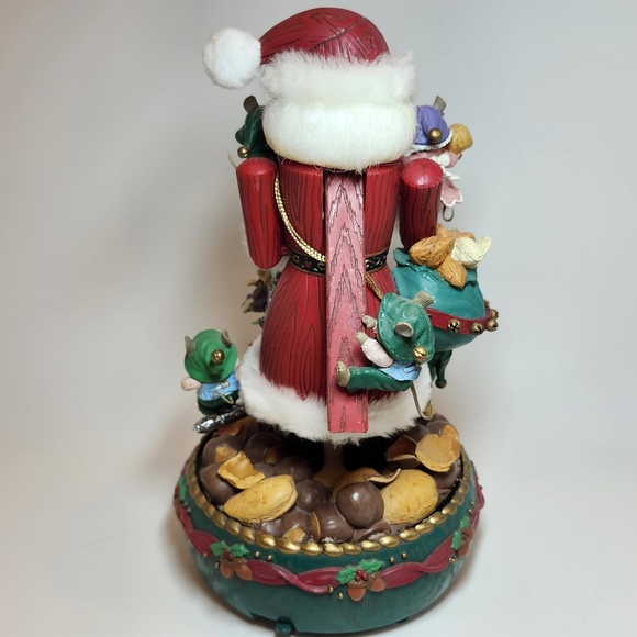 ENESCO MUSICAL SOCIETY "NUTS ABOUT CHRISTMAS" NUTCRACKER & MICE - Picture 4 of 17